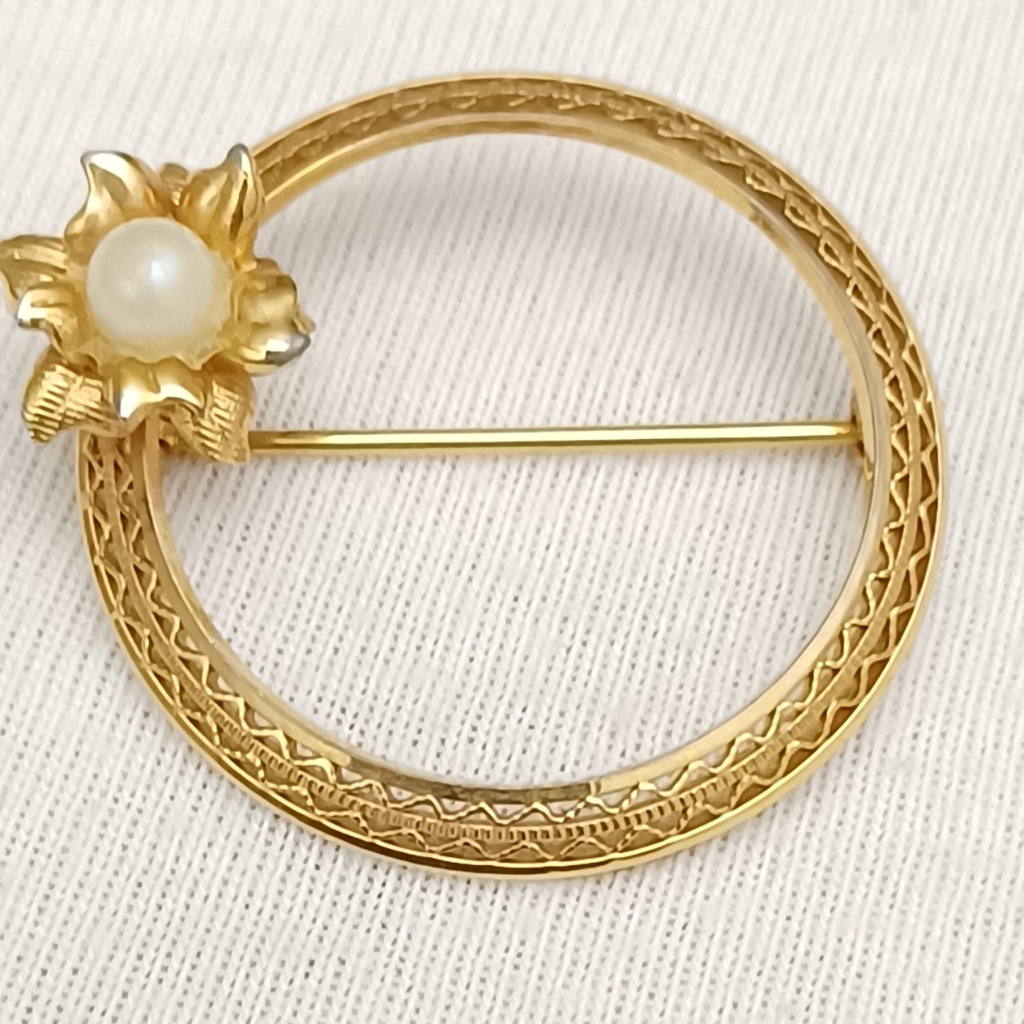 Carla Gold Filled Brooch Pearl Flower